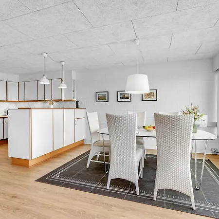 Two-bedroom With Sea View 04 דירה *