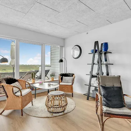 Two-bedroom With Sea View 04 *